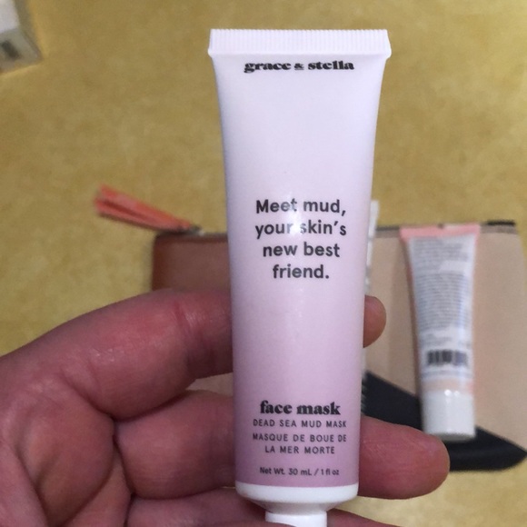 3 Piece Mask Bundle w/Makeup Bag - Picture 3 of 12